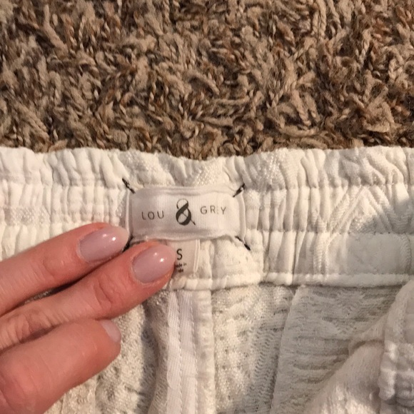 Lou & Grey white patterned shorts - Picture 4 of 6